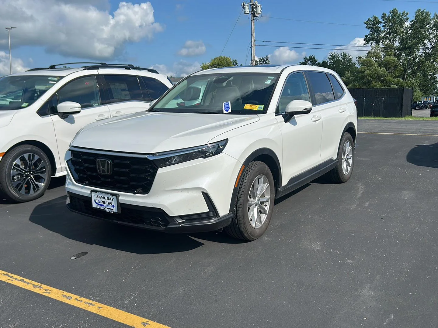 Certified Used 2023 Platinum White Pearl Honda EX image 3