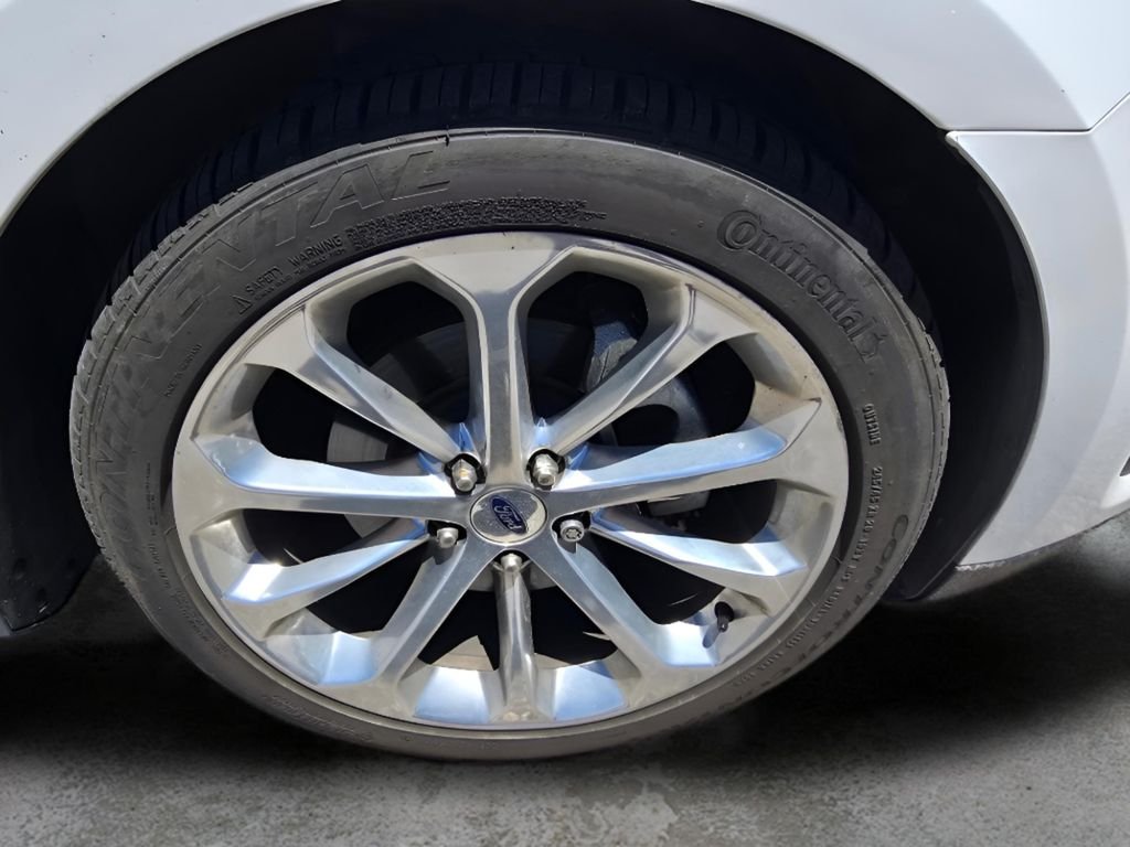 Used 2016 White Platinum Metallic Tri-Coat Ford Limited image 18