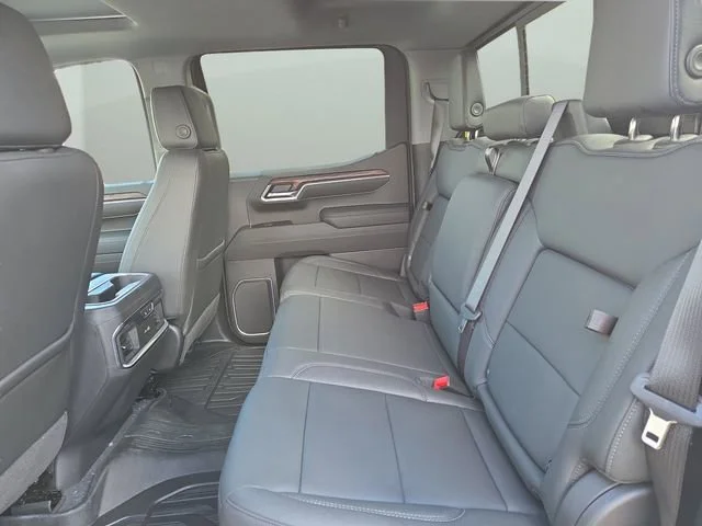 2026 GMC Sierra 1500 SLT - Photo 21