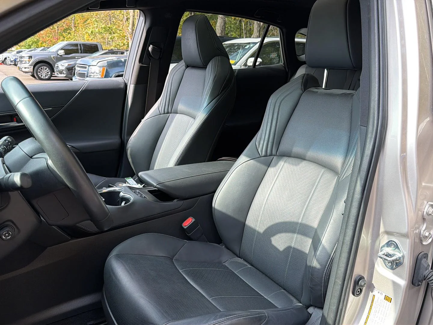Used 2023 Titanium Glow Toyota Limited image 2