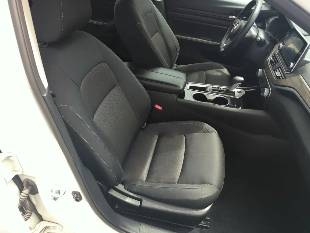Used 2024 White Nissan 2.5 SV image 34