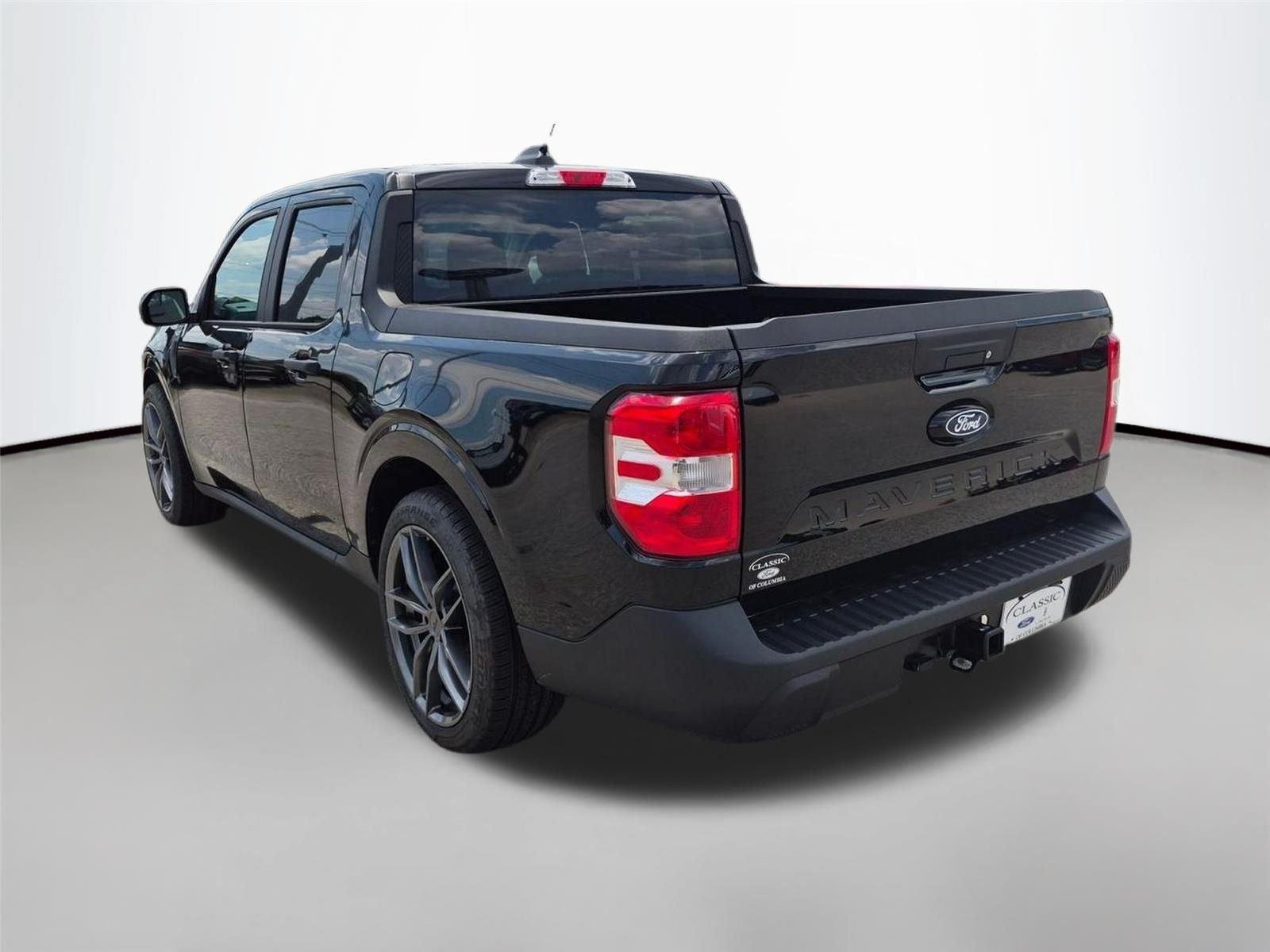 New 2026 Shadow Black Ford XLT image 7