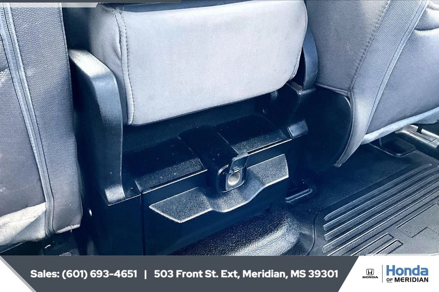 Used 2022 Oxford White Ford XLT image 23