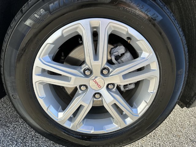 Certified Used 2024 Downpour Metallic GMC SLE image 28