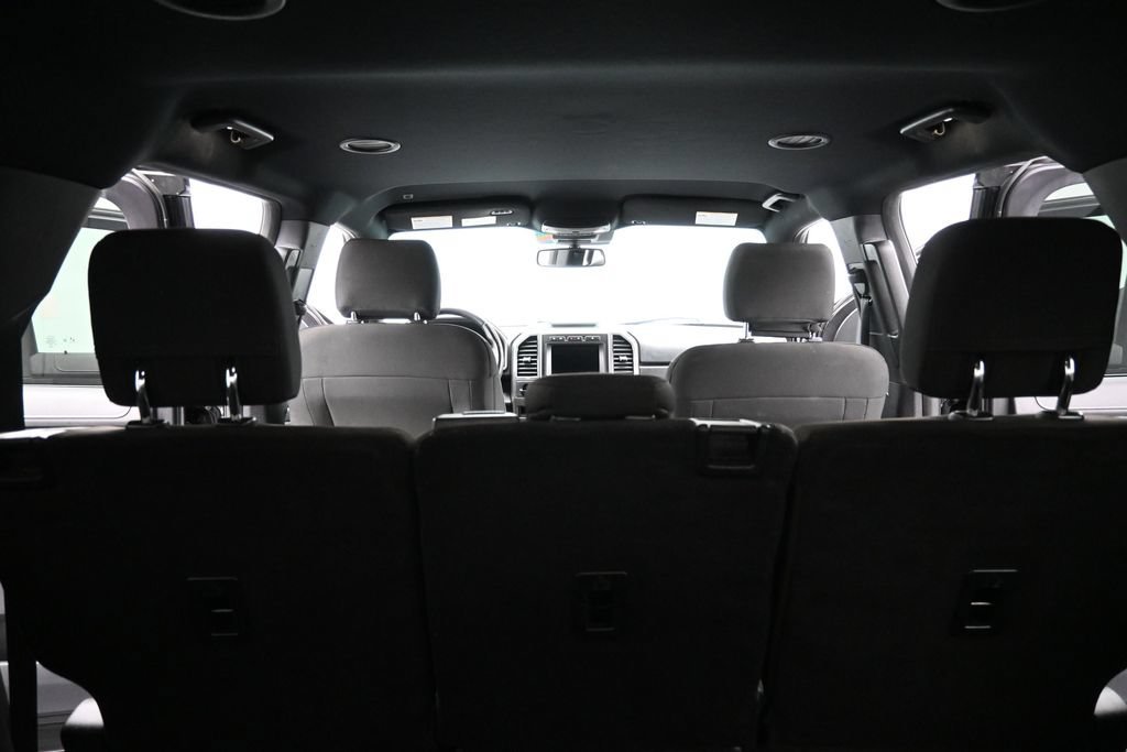 Used 2020 Black Ford XLT image 29