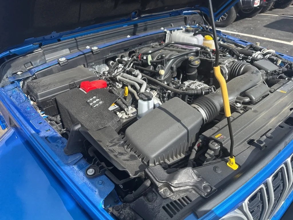 Used 2025 Blue Jeep Sahara image 12