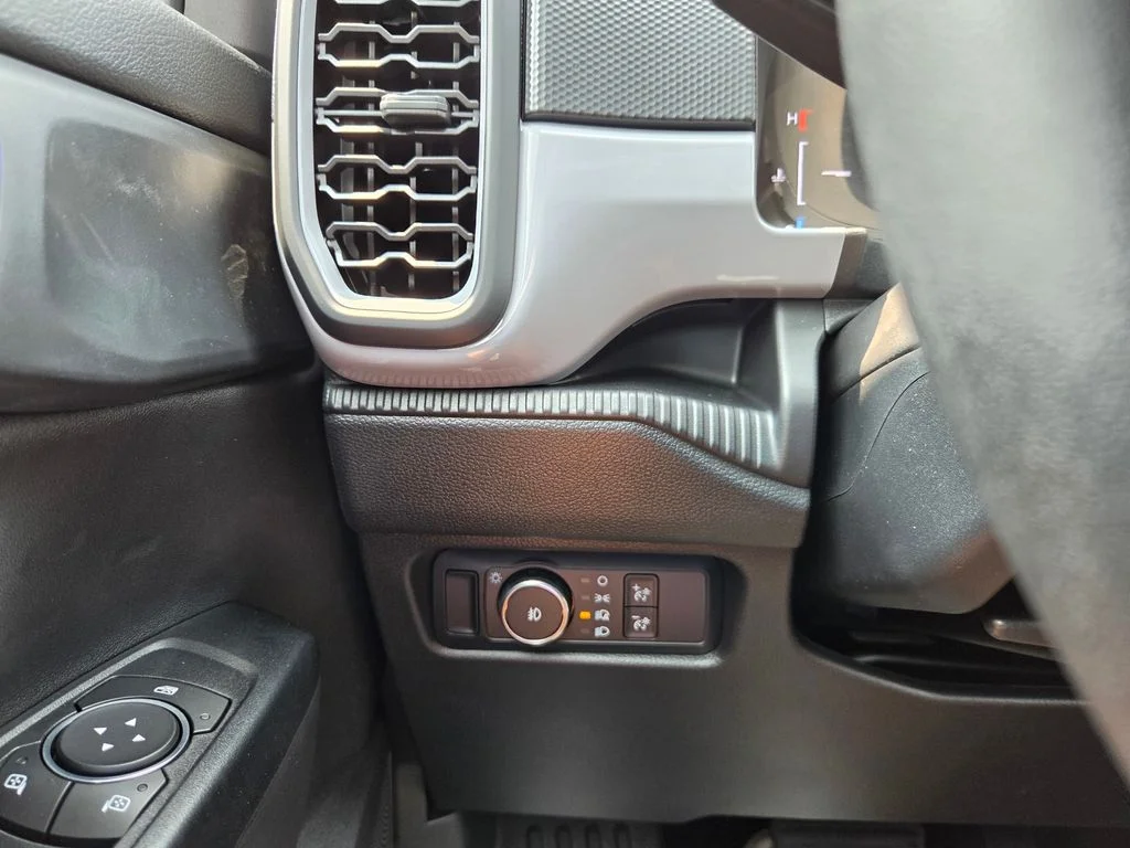 New 2026 Oxford White Ford XL image 11