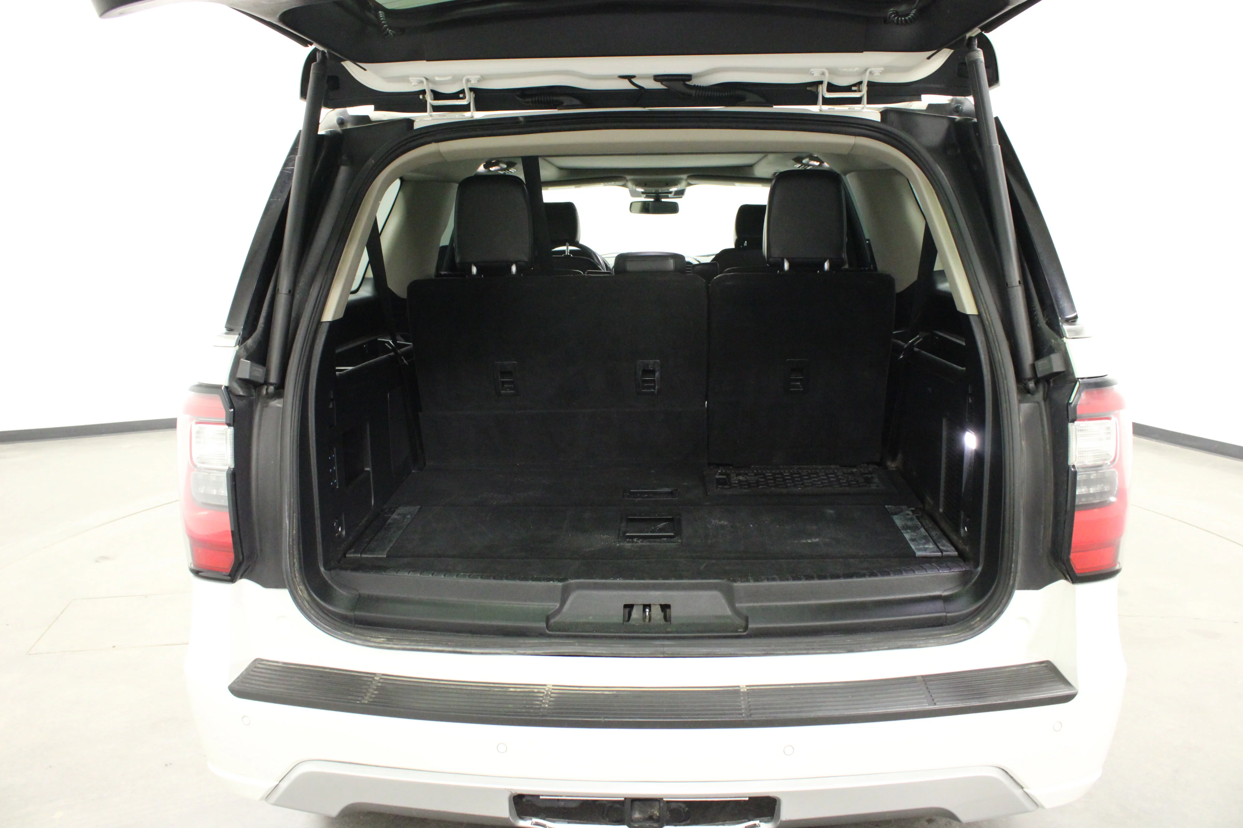 Used 2021 Star White Metallic Tri-Coat Ford Platinum image 13