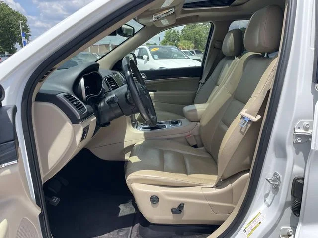 Used 2019 White Jeep Limited image 14