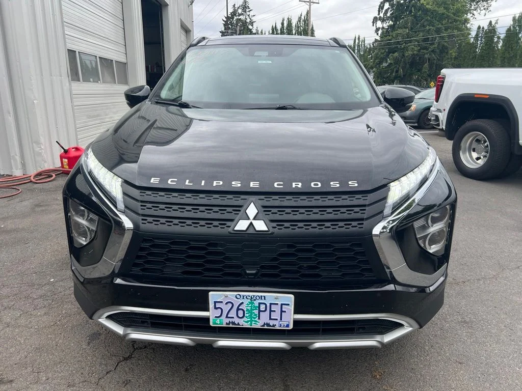 Used 2024 Black Mitsubishi SE image 3