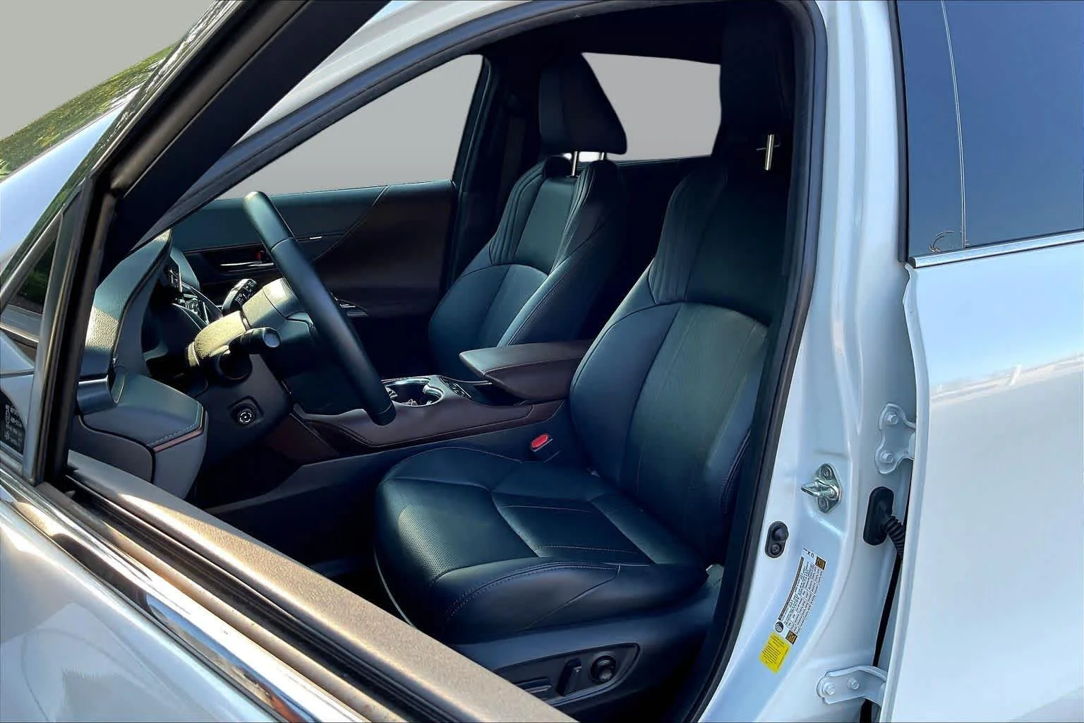 Used 2023 Wind Chill Pearl Toyota Limited image 8