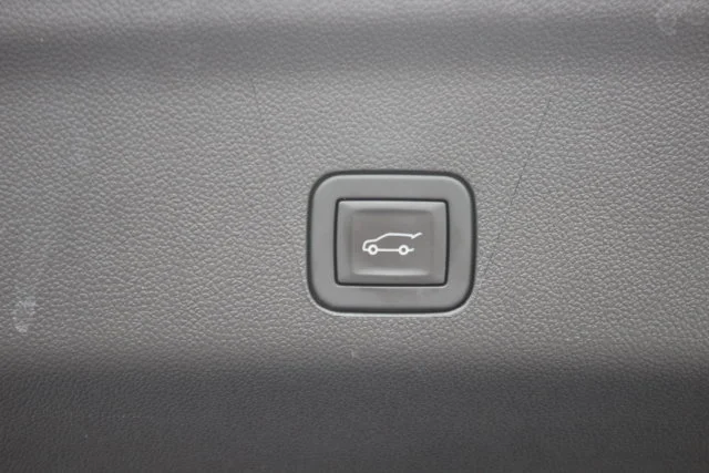 Used 2025 Black Chevrolet High Country image 31