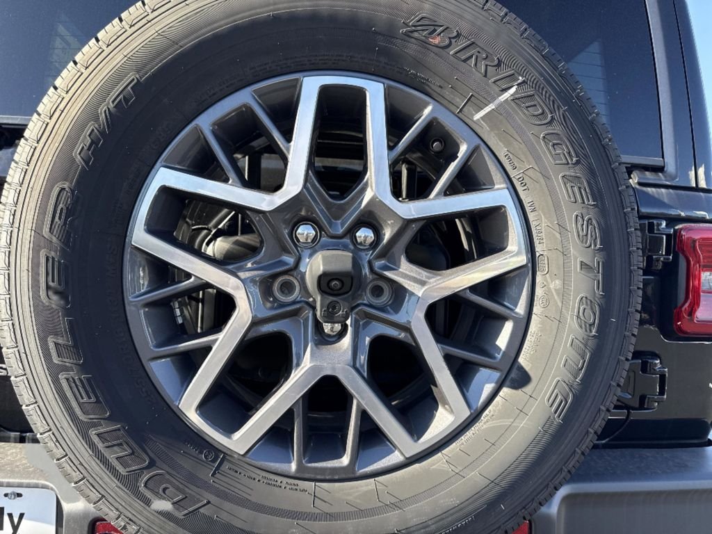 2025 Jeep Wrangler 4-Door Sahara - Photo 33