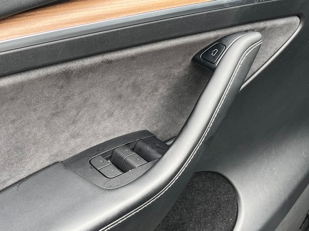 Used 2022 Black Tesla Performance image 19