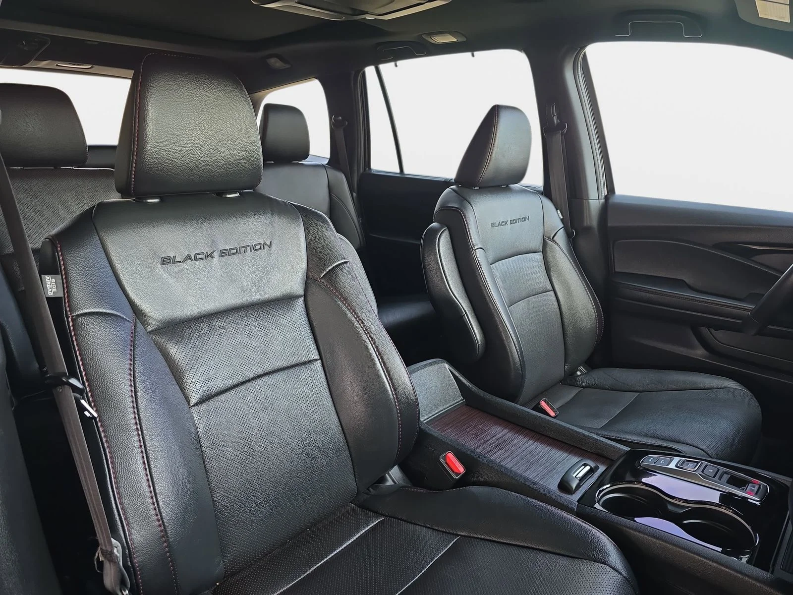 2022 Honda Pilot Black Edition - Photo 10