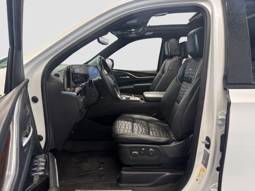 Used 2022 White Cadillac Sport Platinum image 9