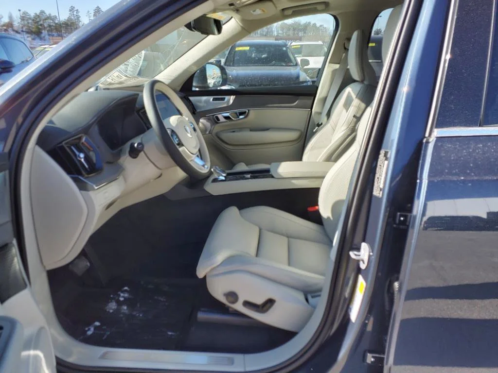2025 Volvo XC90 Ultra - Photo 10