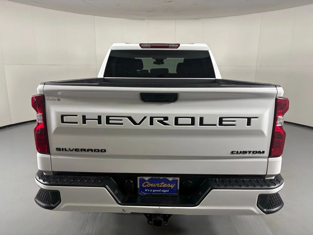 Used 2023 White Chevrolet Custom image 7