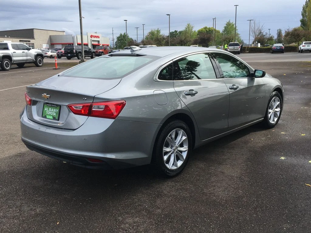 Used 2025 Gray Chevrolet LT image 7