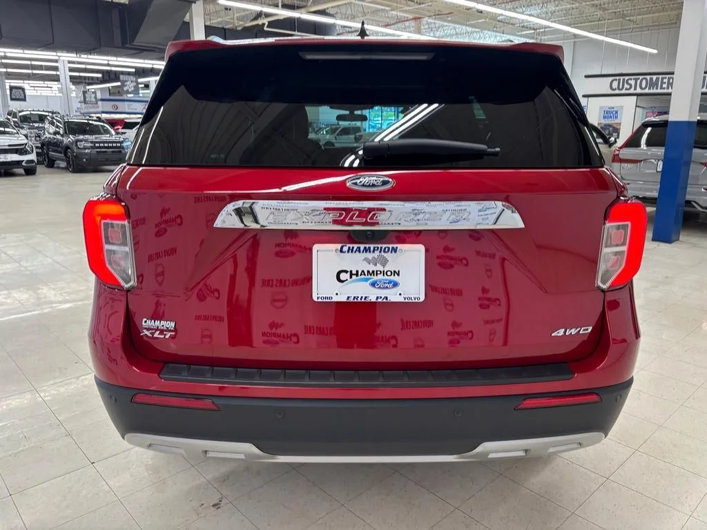 Certified Used 2023 Rapid Red Metallic Tinted Clearcoat Ford XLT image 7
