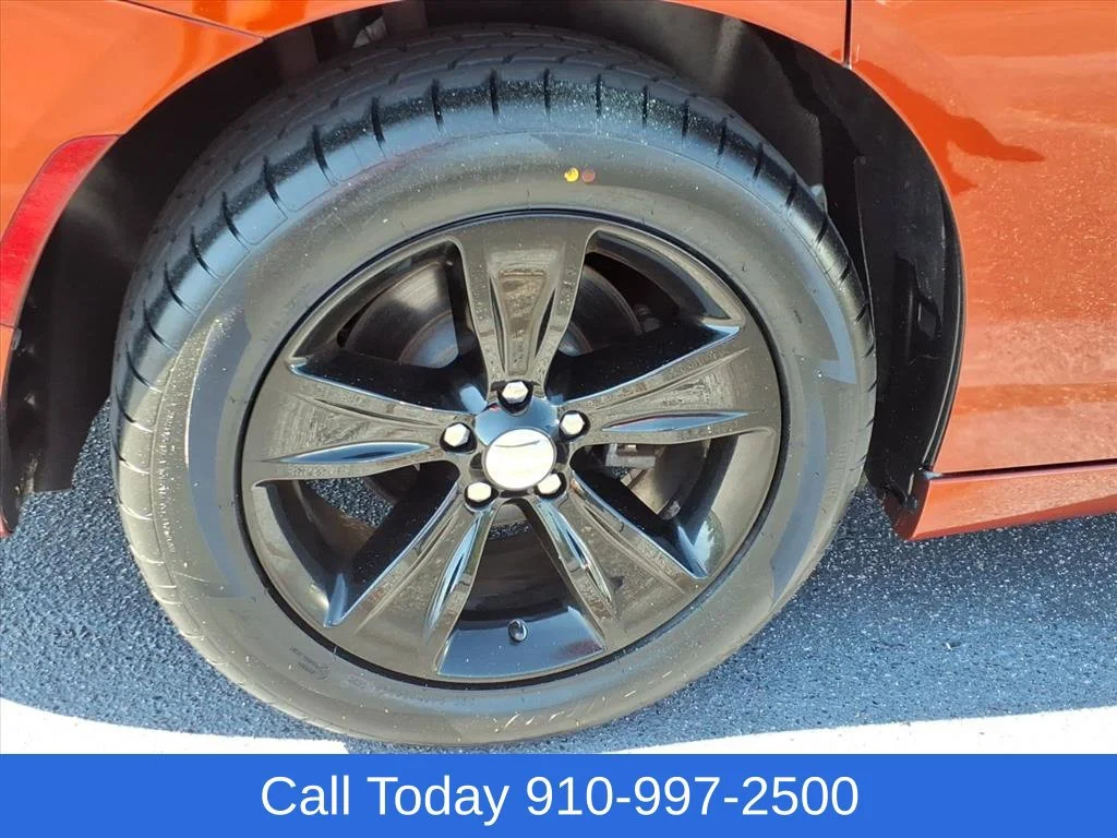 Used 2023 Orange Dodge SXT image 8