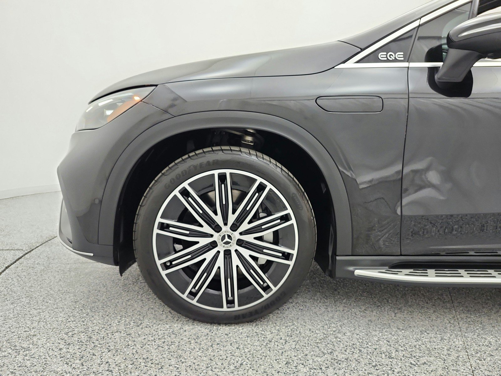 Used 2023 Obsidian Black Metallic Mercedes-Benz EQE 500 image 17