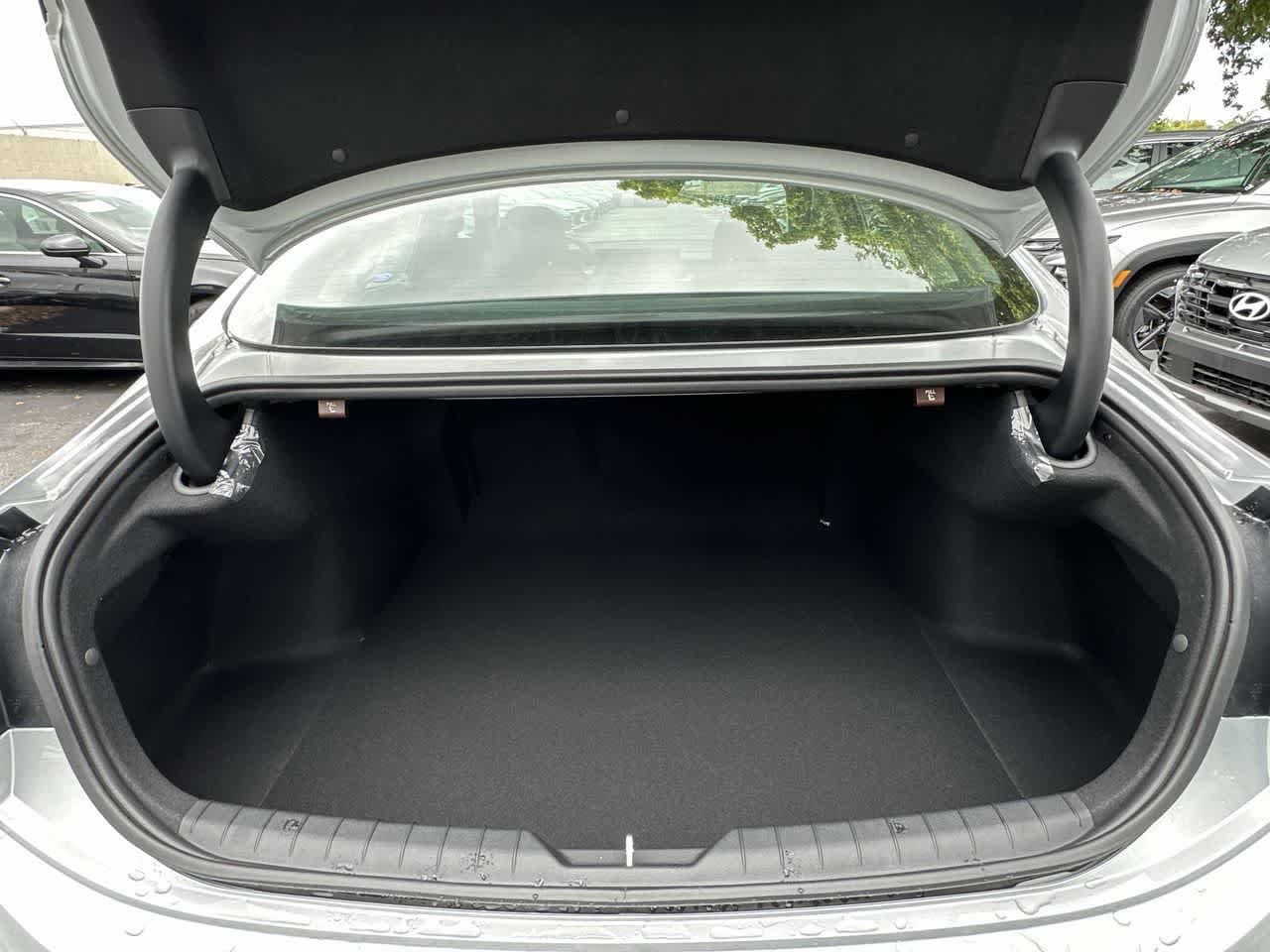 New 2026 Aero Silver Hyundai SE image 25
