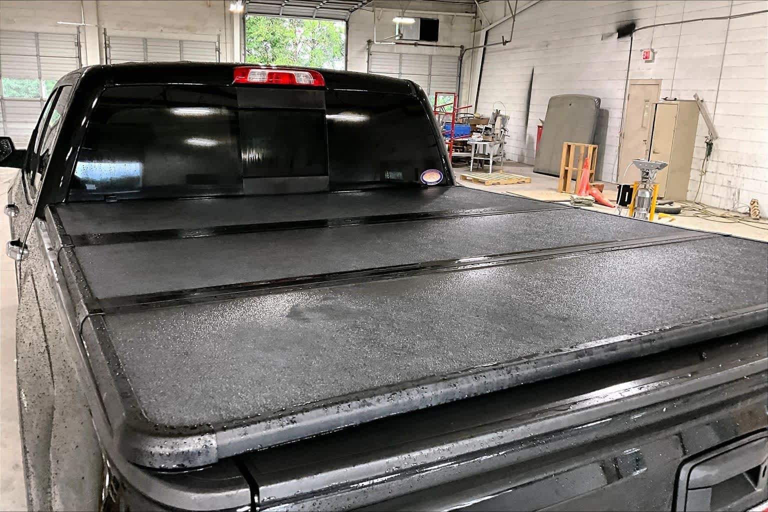 Used 2017 Onyx Black GMC Denali image 33