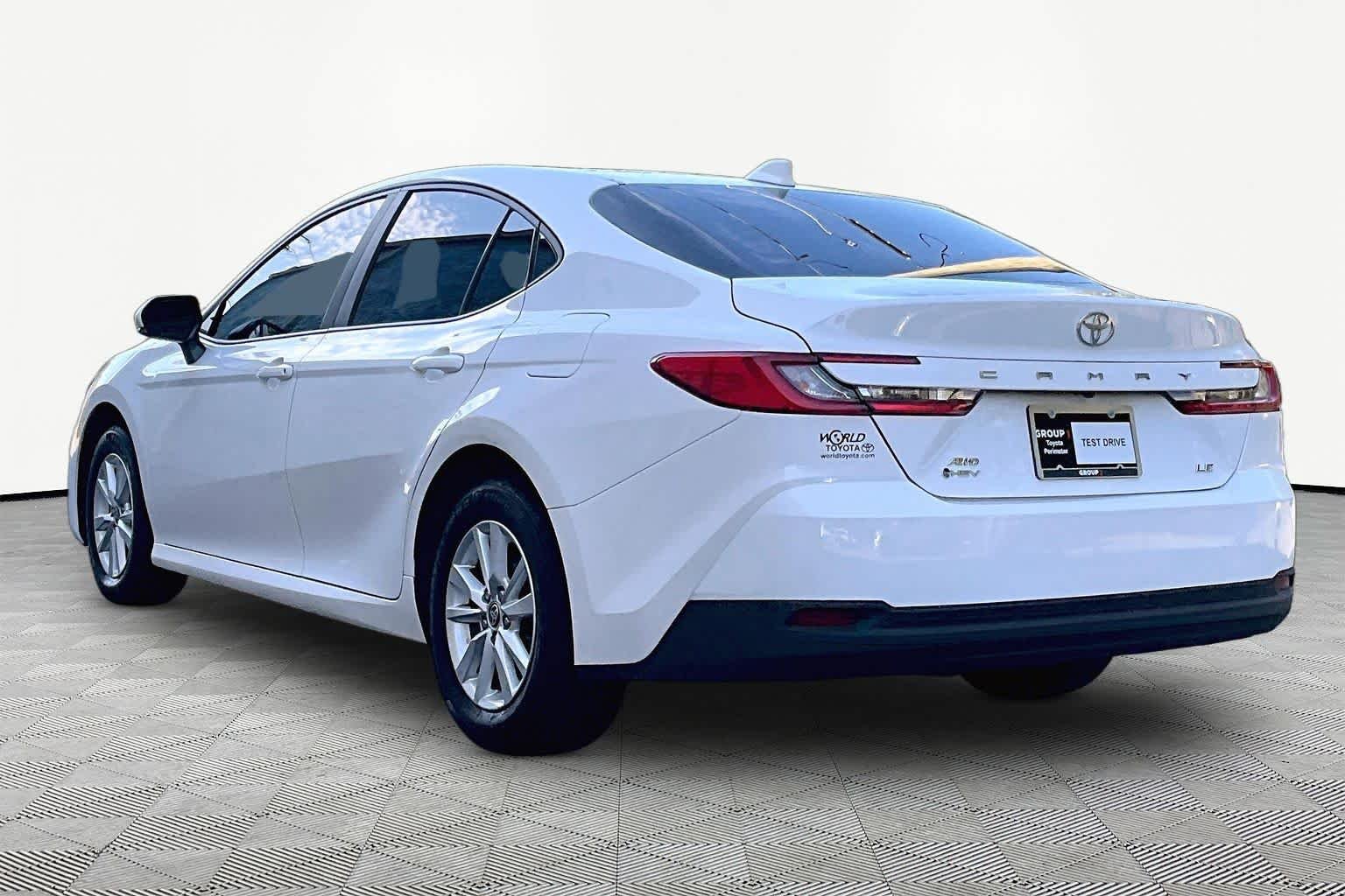 Used 2025 Ice Cap Toyota LE image 12