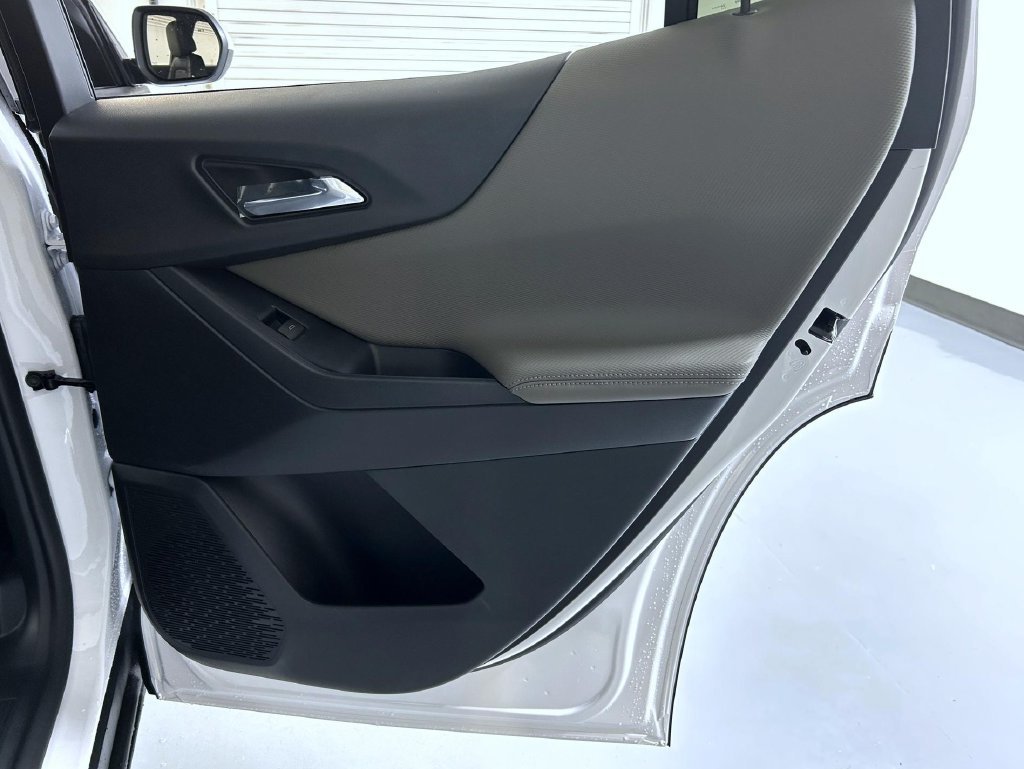 New 2027 Summit White Chevrolet LT image 17