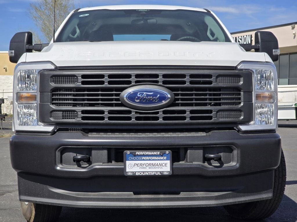 New 2026 Oxford White Ford XL image 3