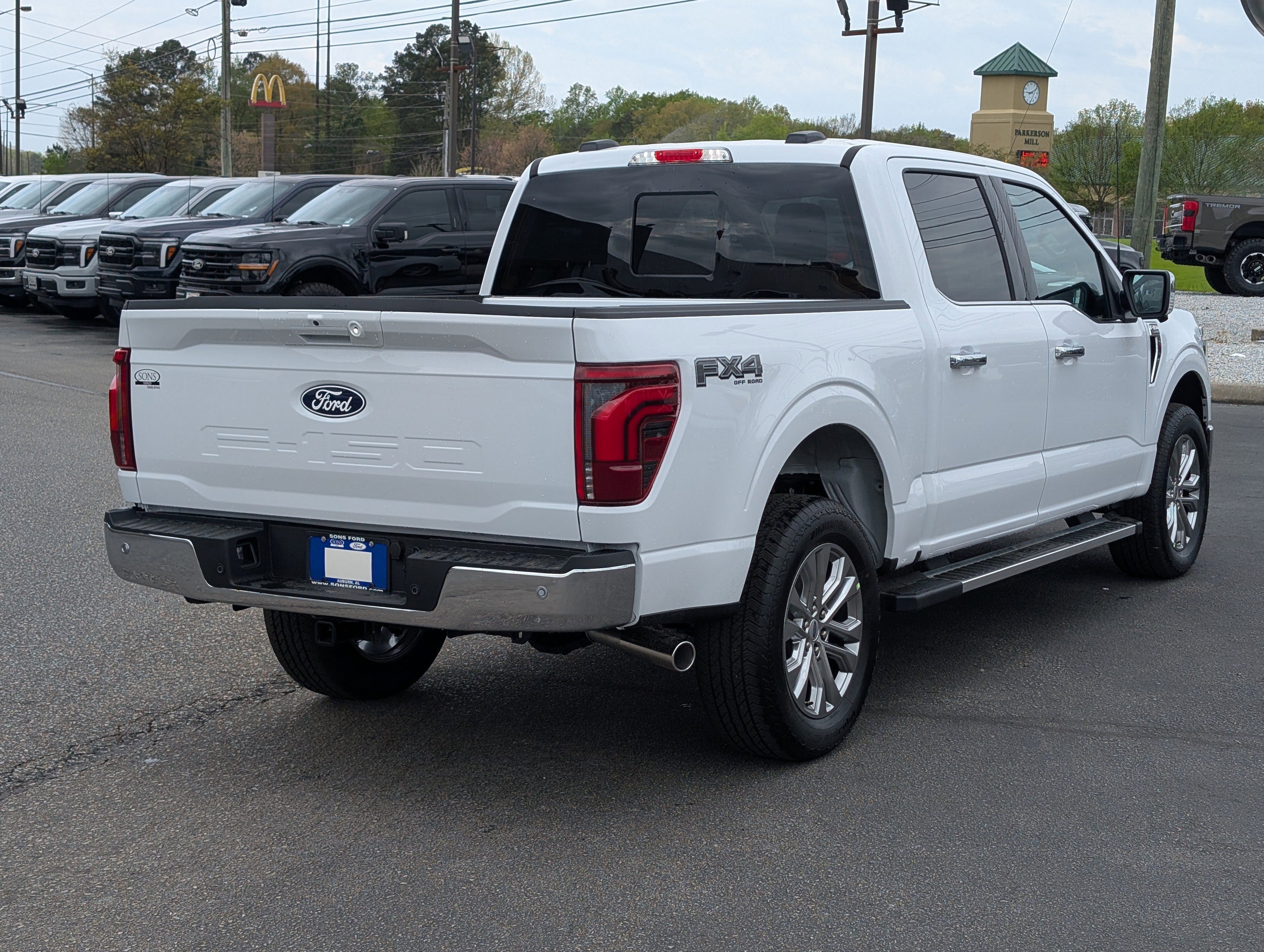 New 2026 Oxford White FORD Lariat® image 9