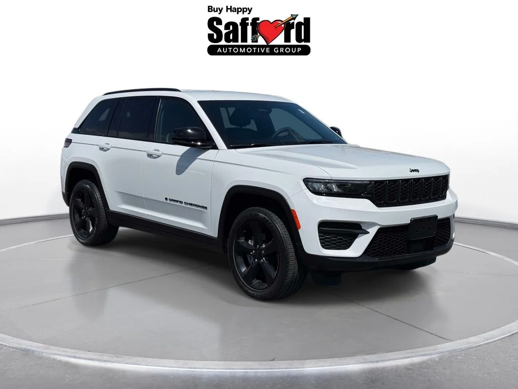 Used 2023 White/off-white Jeep Altitude X image 9