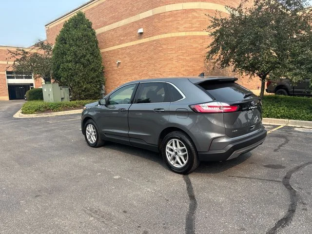 Used 2024 Gray Ford SEL image 11