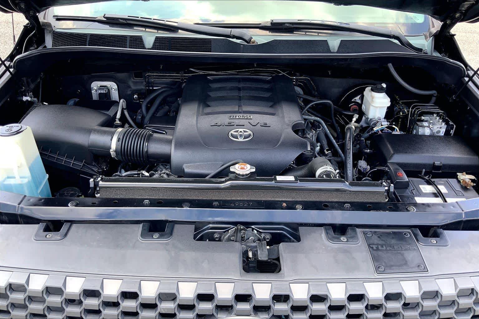 Used 2019 Midnight Black Metallic Toyota SR5 image 31
