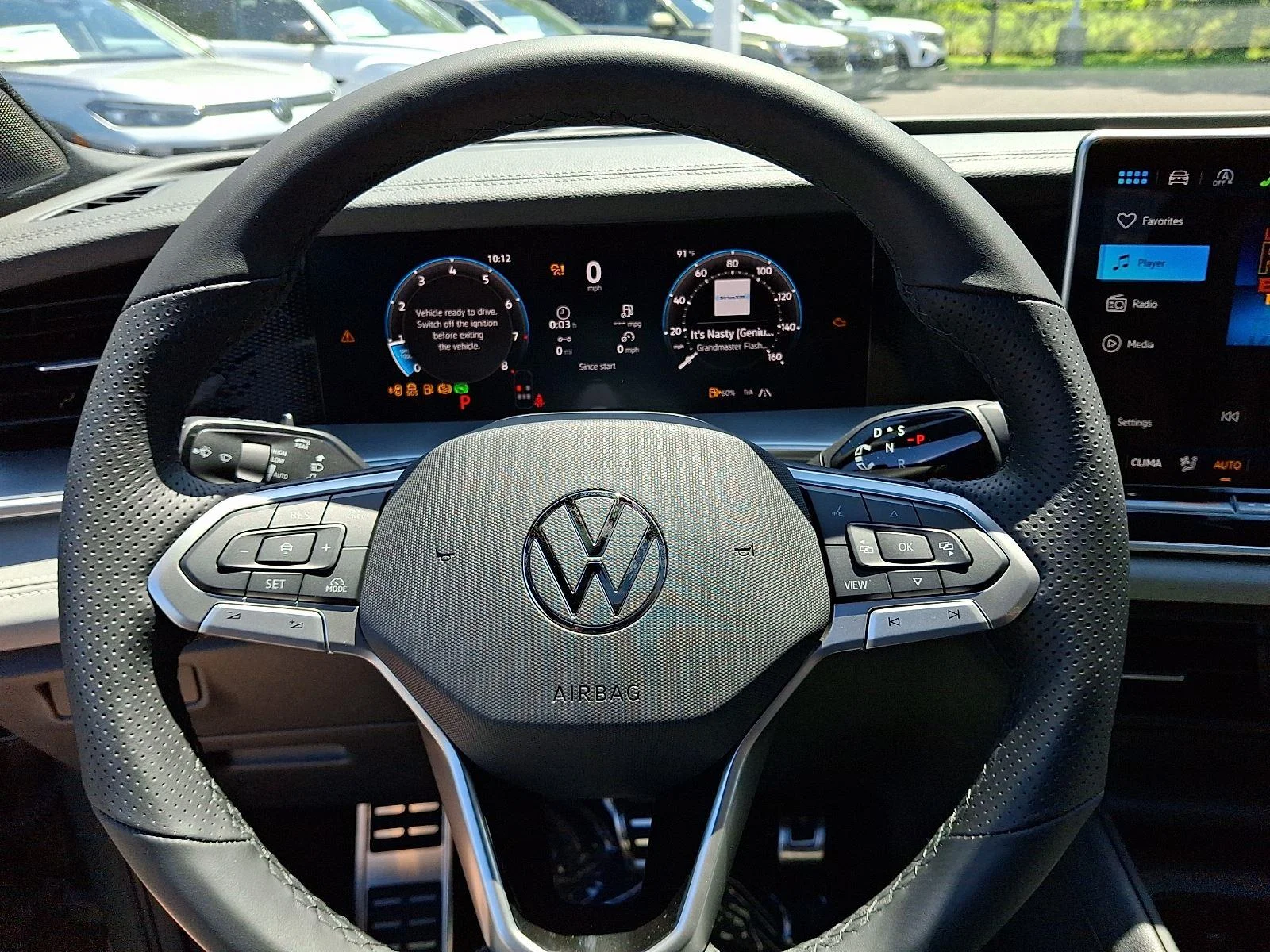 New 2026 X52T/AVAGRNBLKR Volkswagen SE R-Line Black image 17