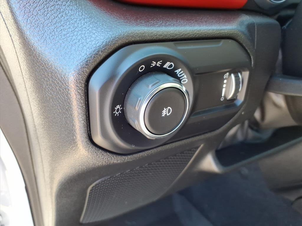Used 2023 Silver Zynith Clearcoat Jeep Rubicon image 15