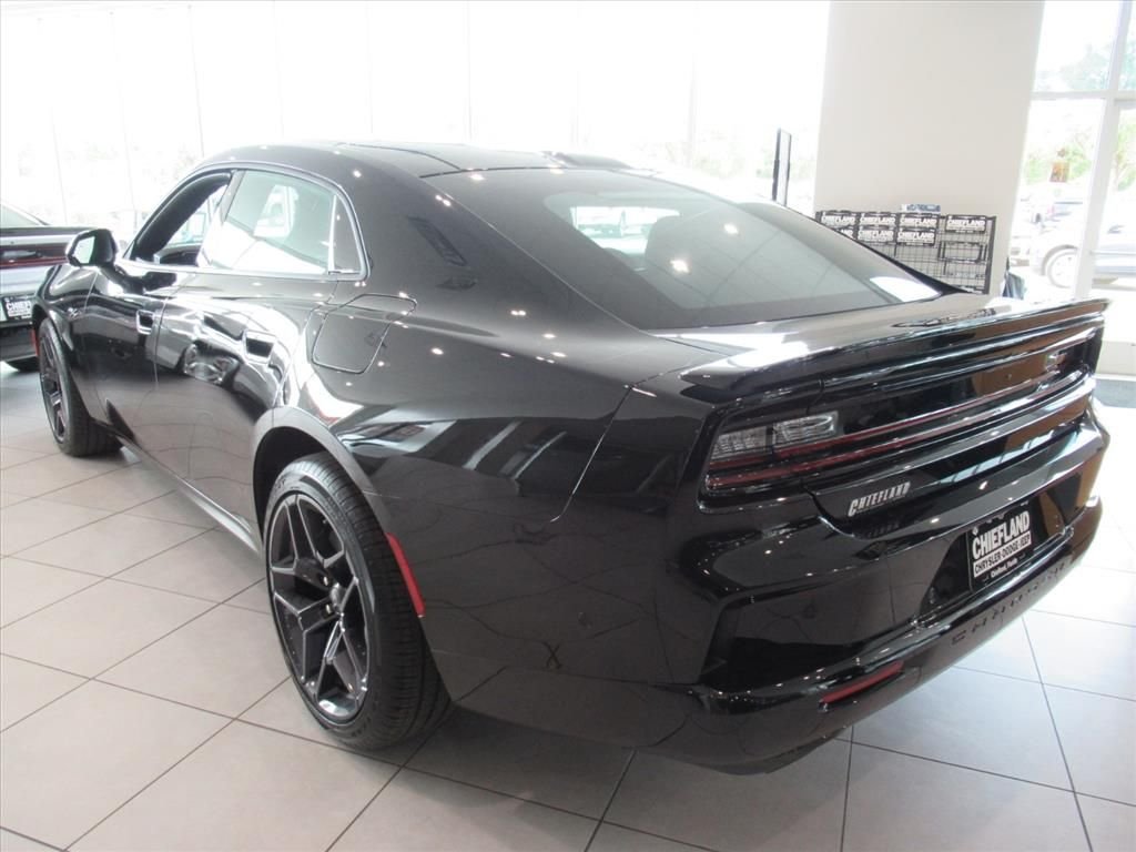 New 2026 Diamond Black Crystal Pearlcoat Dodge R/T image 4