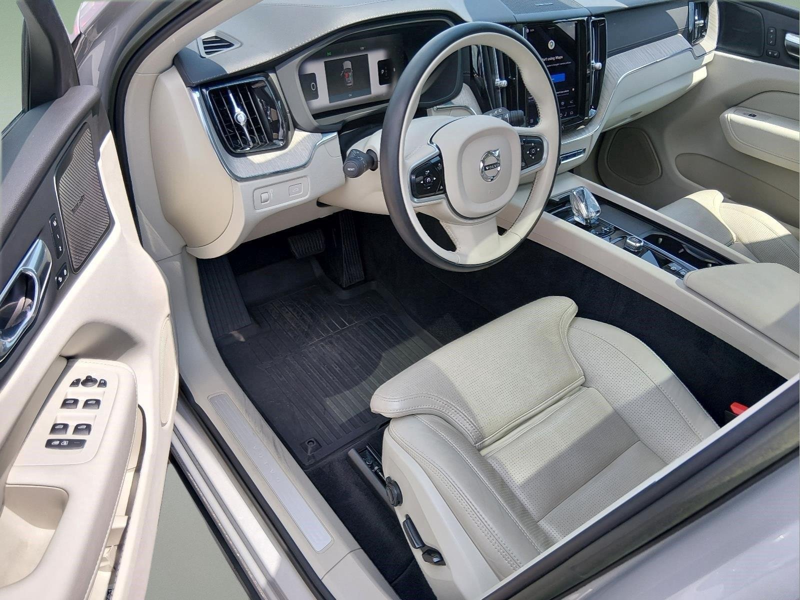 Used 2022 Silver Dawn Metallic Volvo Inscription image 15