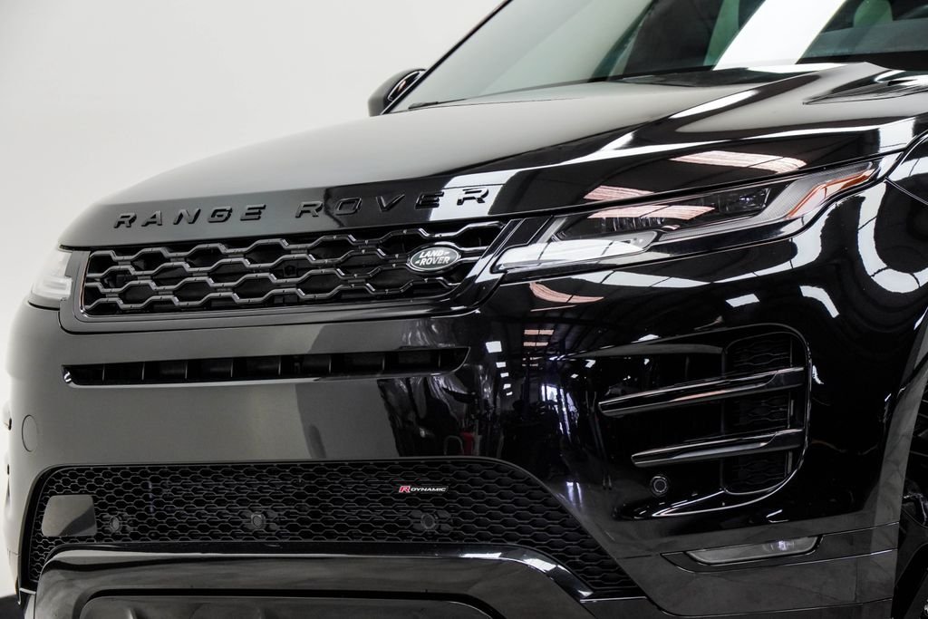 Used 2023 Black Land Rover R-Dynamic SE image 2