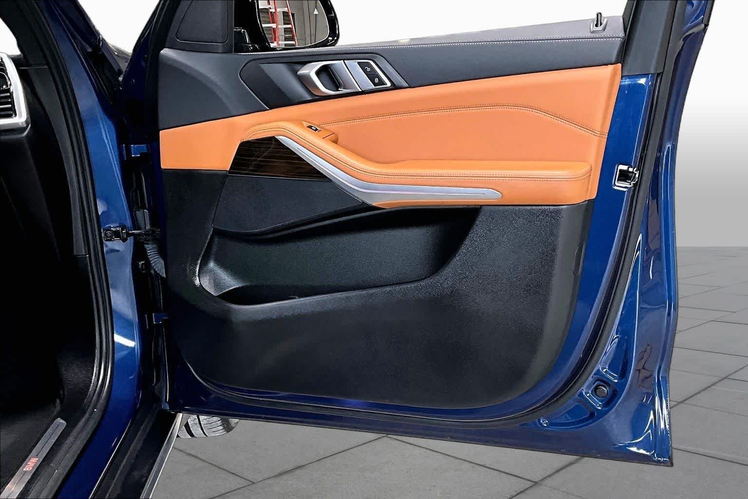 Used 2023 Phytonic Blue Metallic BMW xDrive40i image 23