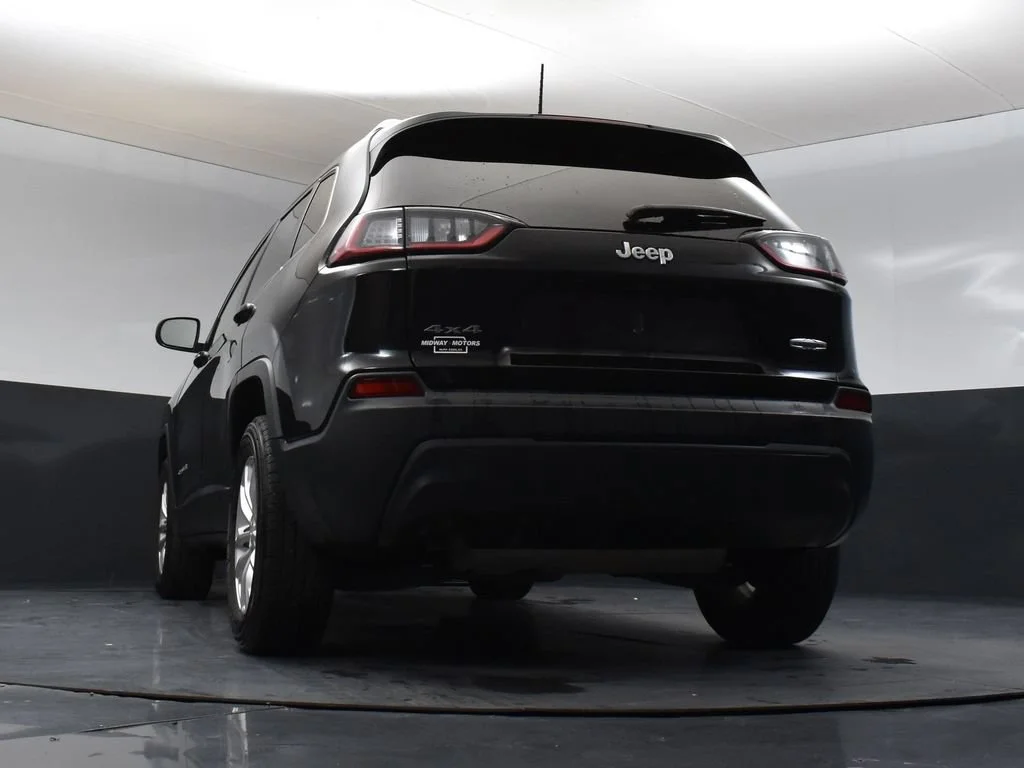 Used 2019 Black Jeep Latitude image 28