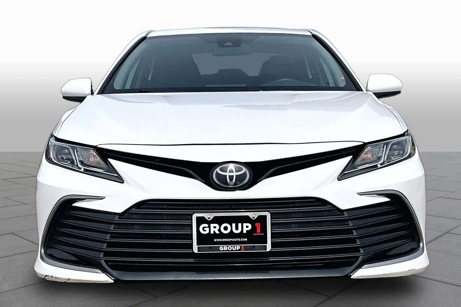 Used 2021 Super White Toyota LE image 4