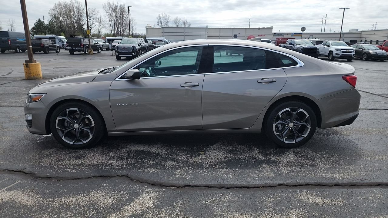 Used 2024 Gray Chevrolet LT image 5