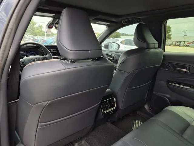2026 Toyota Crown Signia Limited - Photo 16