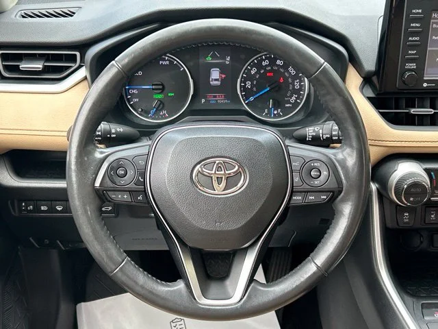 Used 2021  Toyota XLE Premium image 42