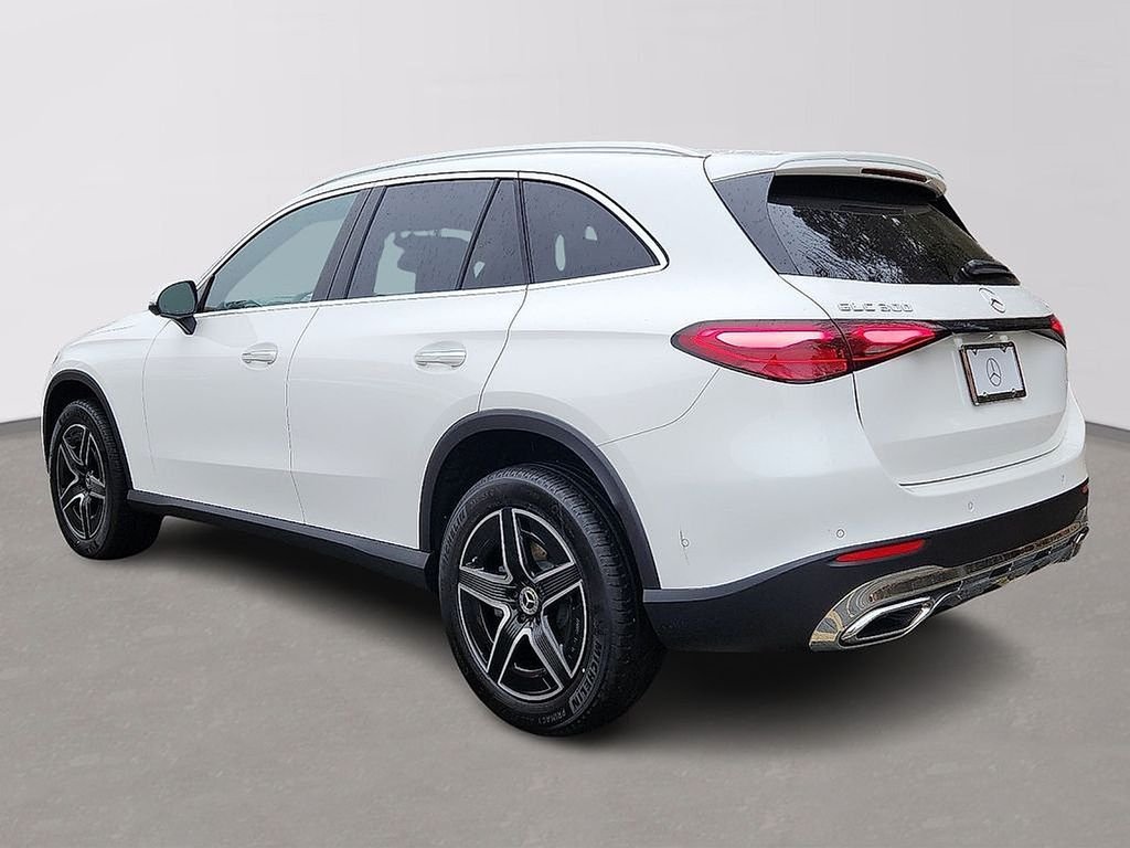 Used 2026 Polar White Mercedes-Benz GLC 300 image 4