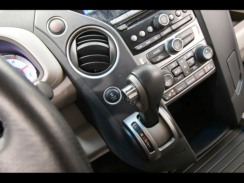 Used 2014 Taffeta White Honda EX-L image 26