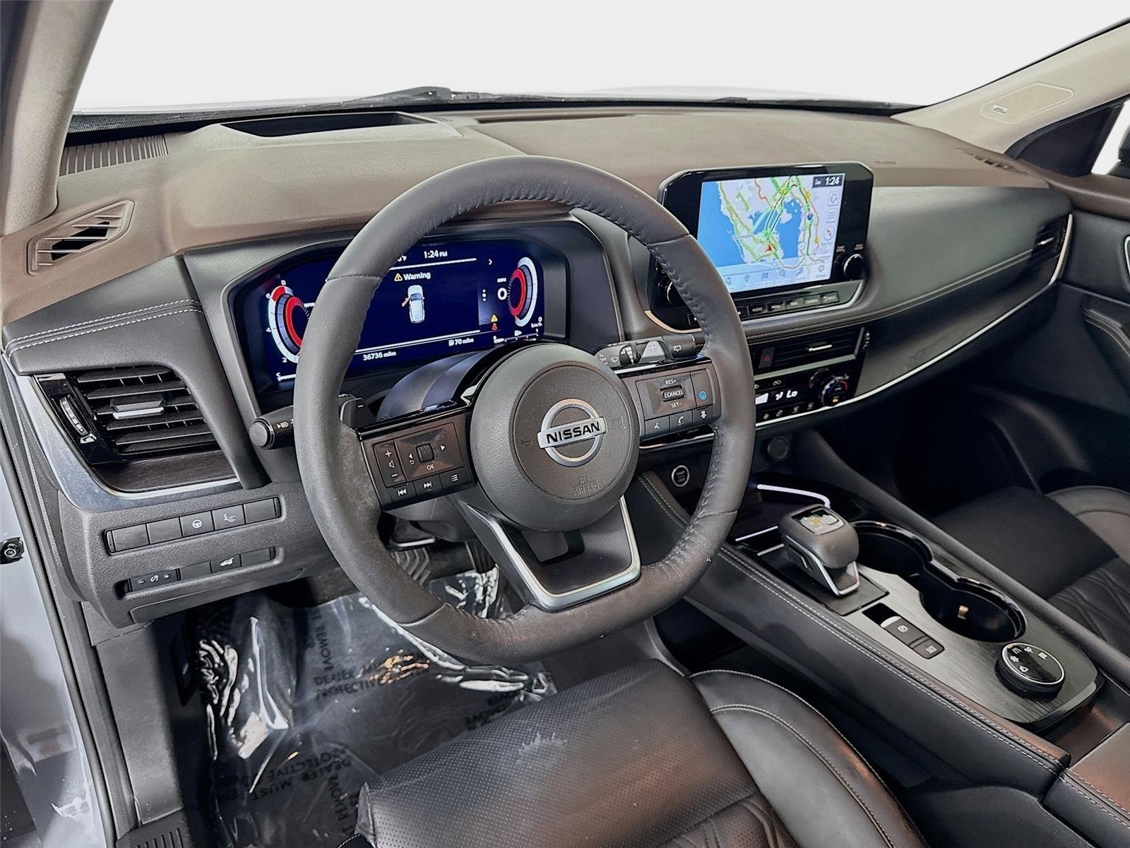 Used 2021 Boulder Gray Pearl Nissan Platinum image 9