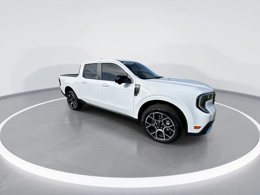 Used 2025 White Ford Lariat image 2